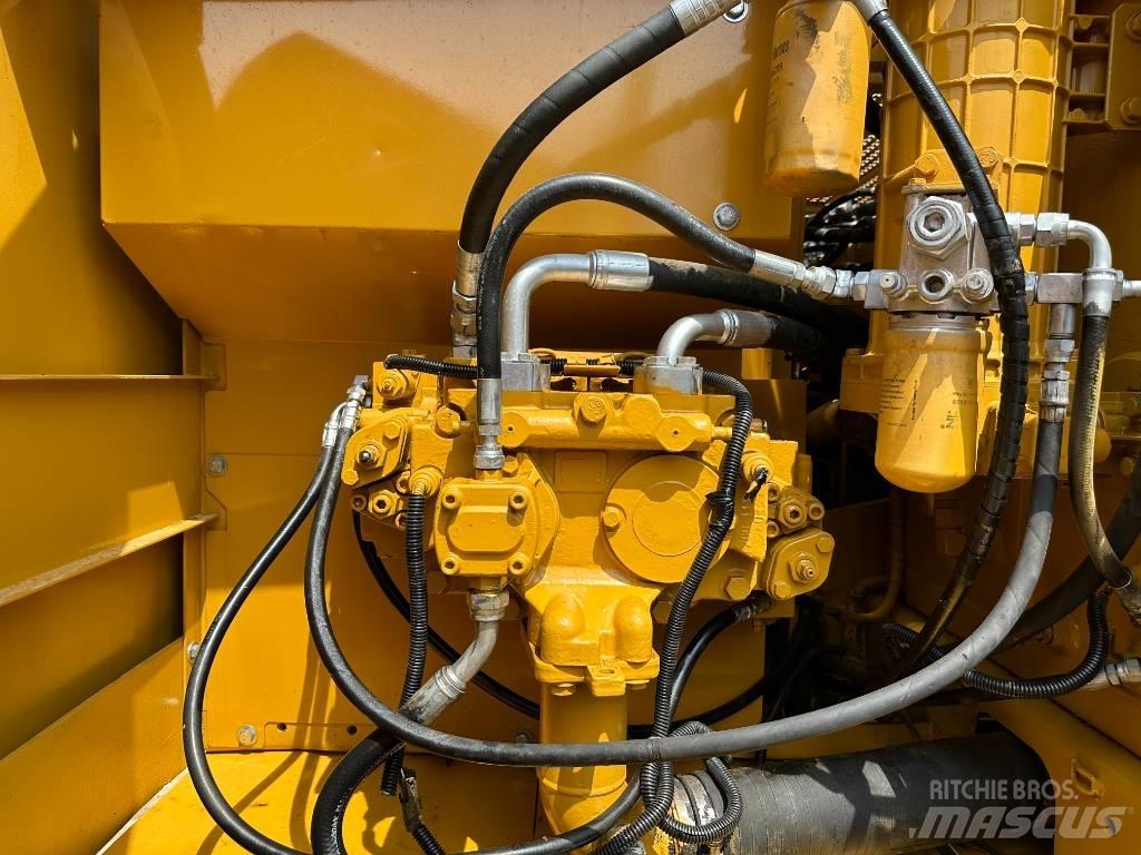 CAT CAT320C 중형굴삭기 7톤-28톤
