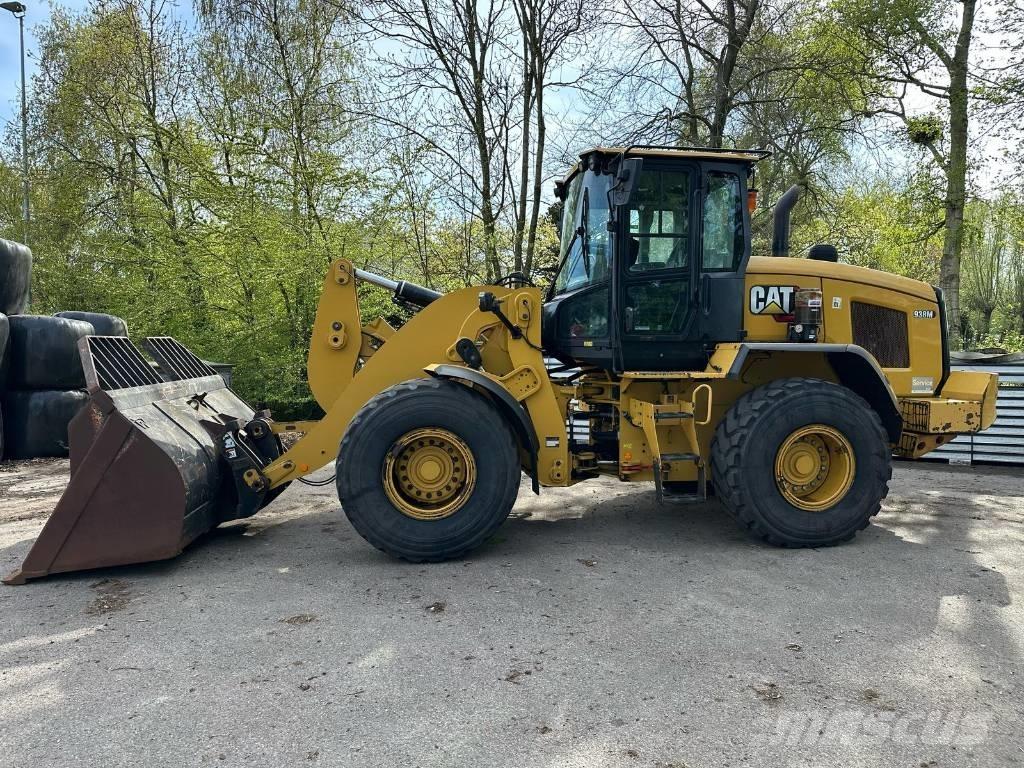 CAT 938M  휠로우더