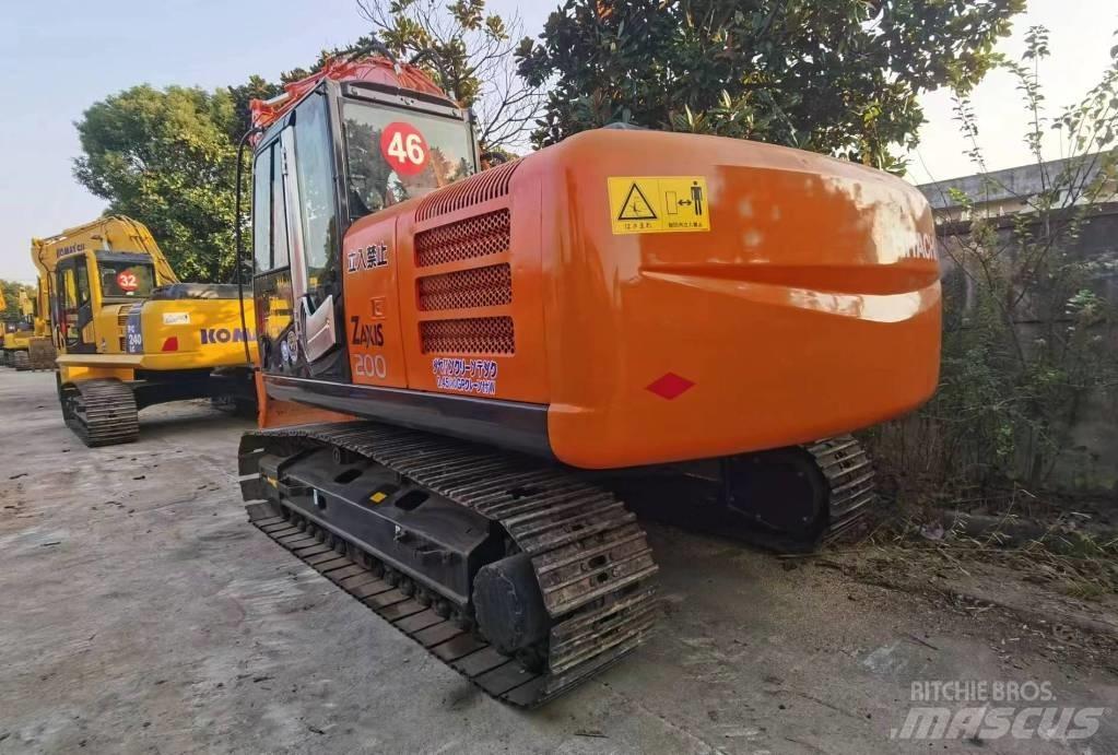 Hitachi ZX 200 대형 굴삭기 29톤 이상