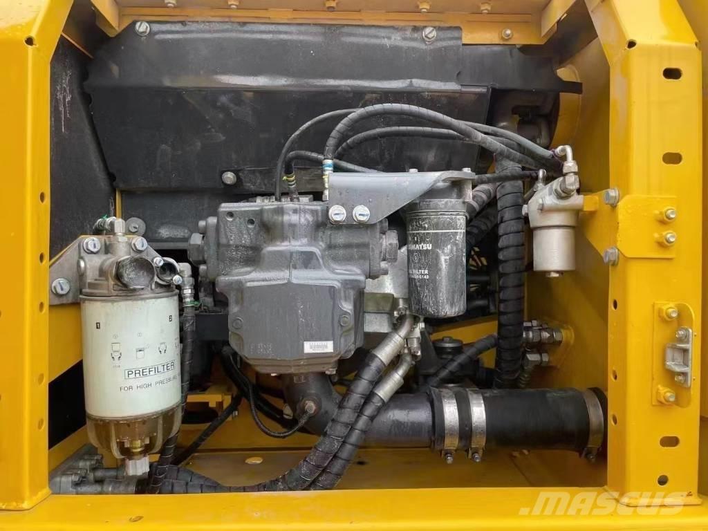 Komatsu PC220-8 대형 굴삭기 29톤 이상