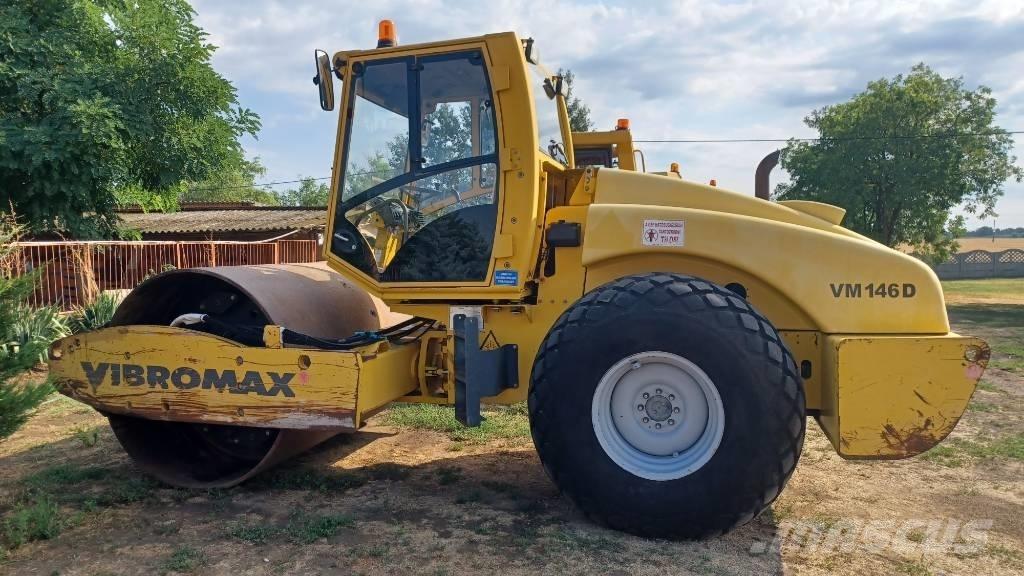 JCB VM 146 싱글 드럼 롤러