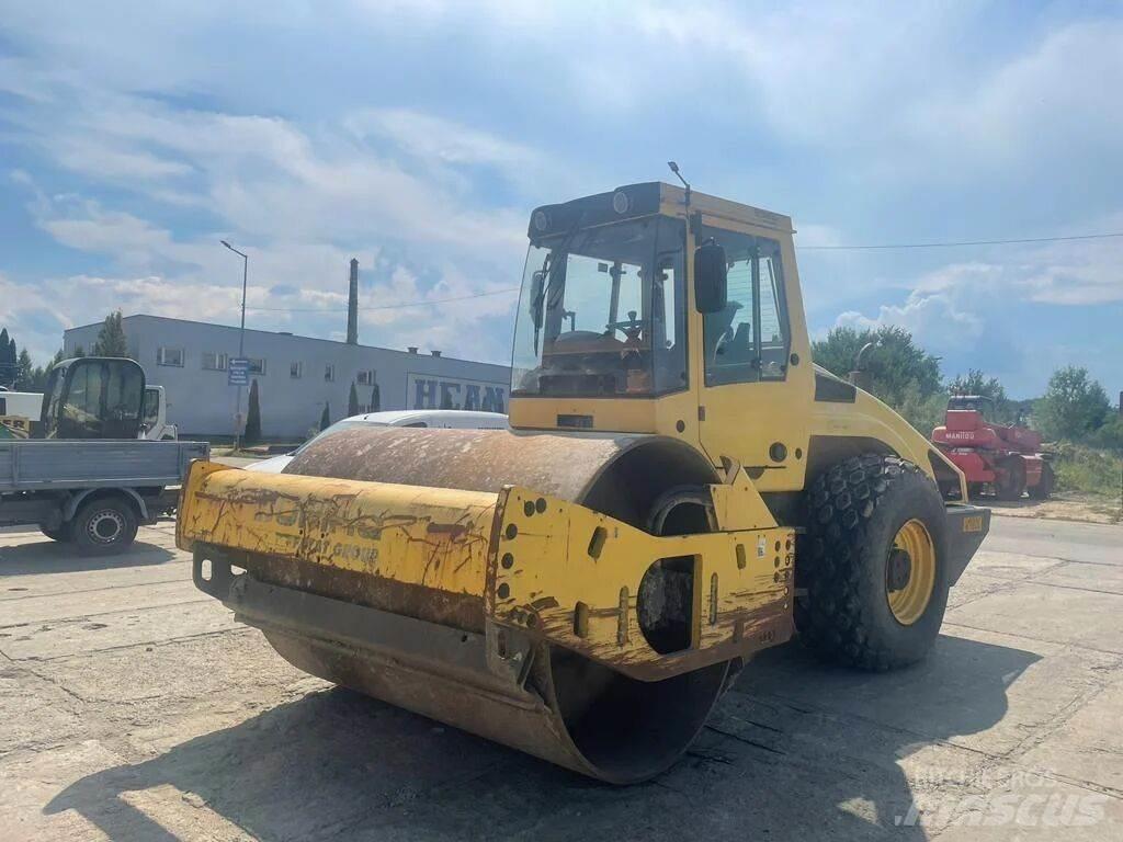 Bomag BW213 DH-4 싱글 드럼 롤러