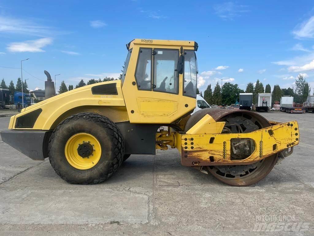 Bomag BW213 DH-4 싱글 드럼 롤러