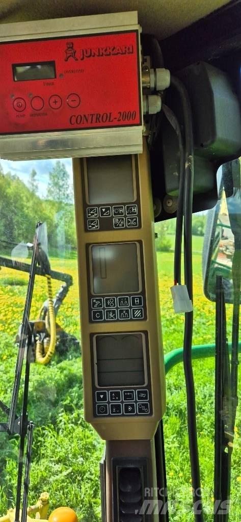 John Deere 7300 자동 초지기계