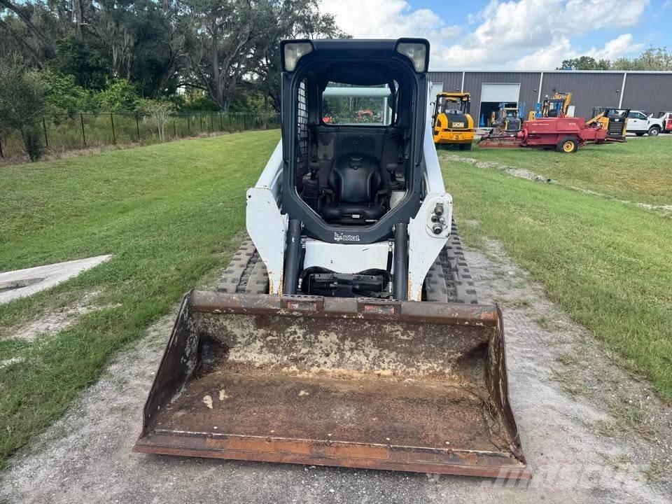 Bobcat T 590  스키드로더