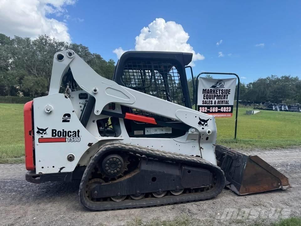 Bobcat T 590  스키드로더