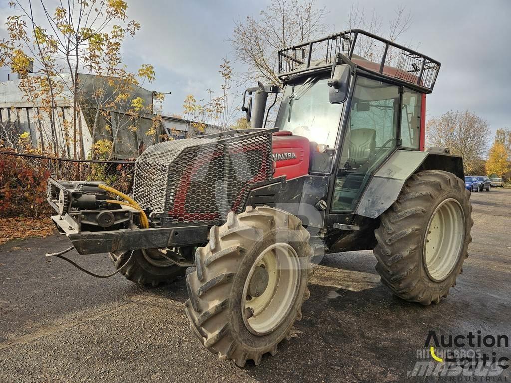 Valtra A 93H 트랙터