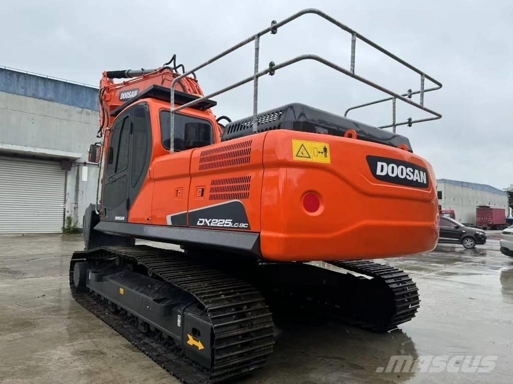 Doosan DX 225 LC 대형 굴삭기 29톤 이상