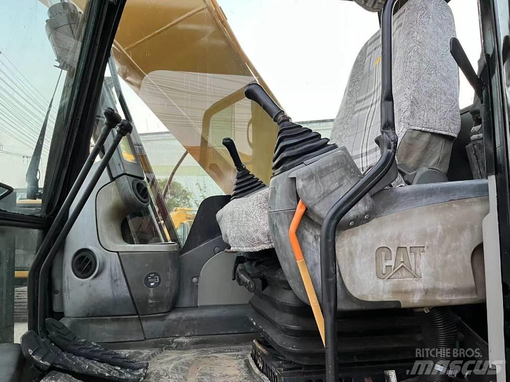 CAT 320 D 대형 굴삭기 29톤 이상