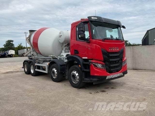 Iveco X-Way 420 콘크리트 믹서트럭
