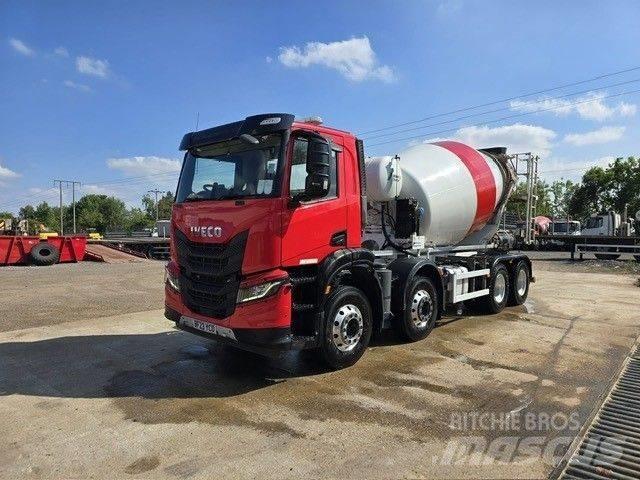 Iveco X-Way 420 콘크리트 믹서트럭