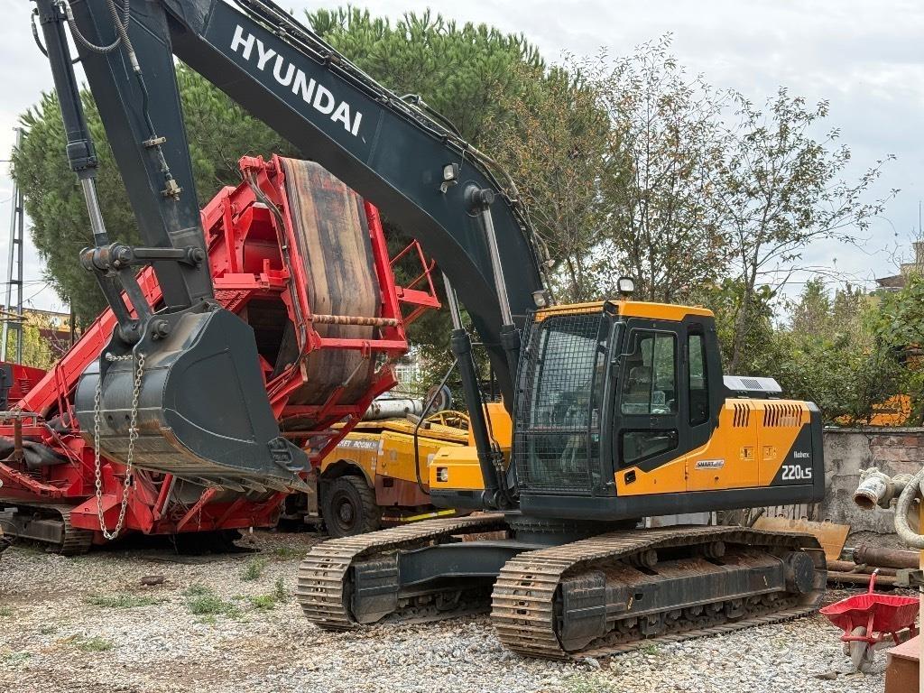 Hyundai Robex 220 LS 대형 굴삭기 29톤 이상