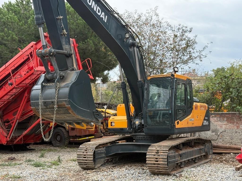 Hyundai Robex 220 LS 대형 굴삭기 29톤 이상