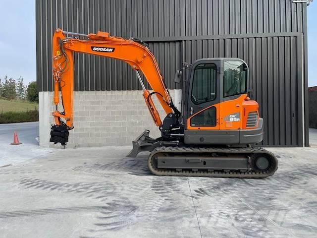 Doosan 85 중형굴삭기 7톤-28톤