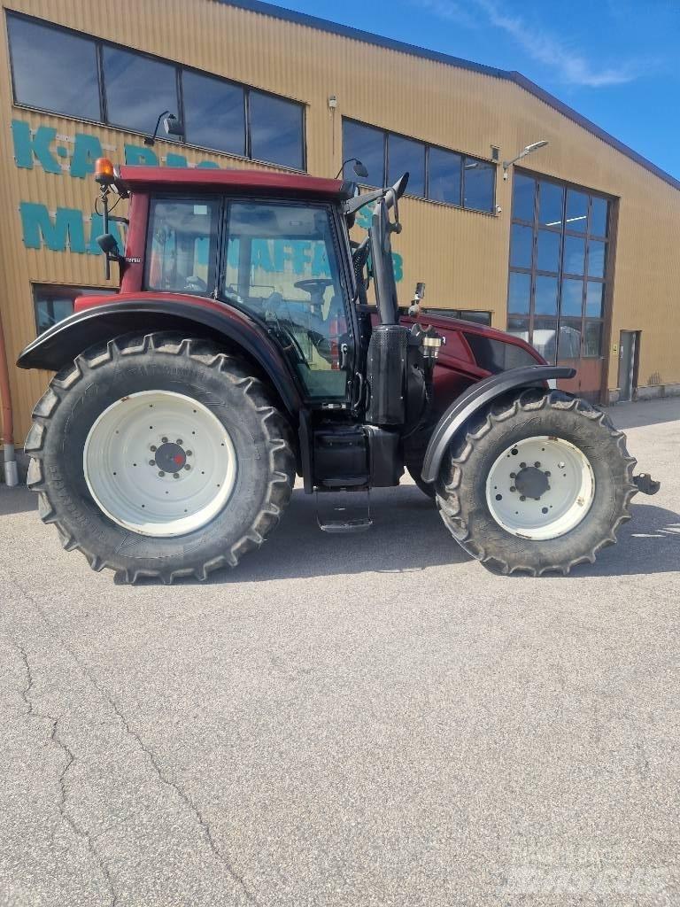 Valtra N143 트랙터