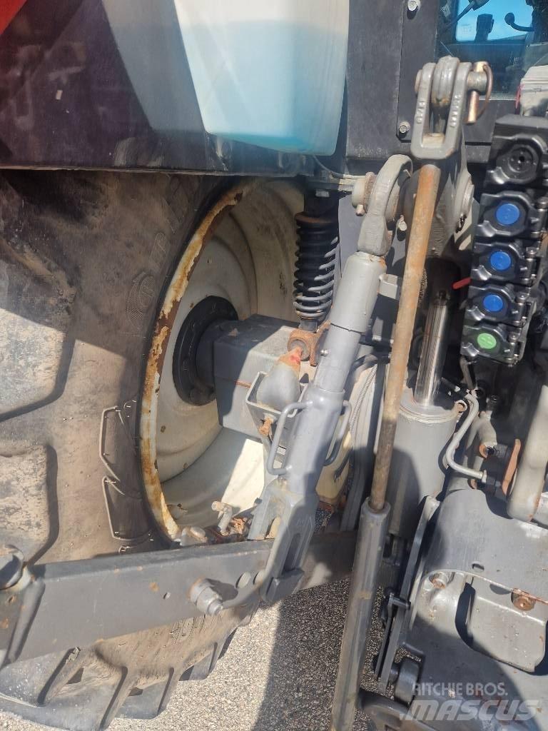 Valtra N143 트랙터