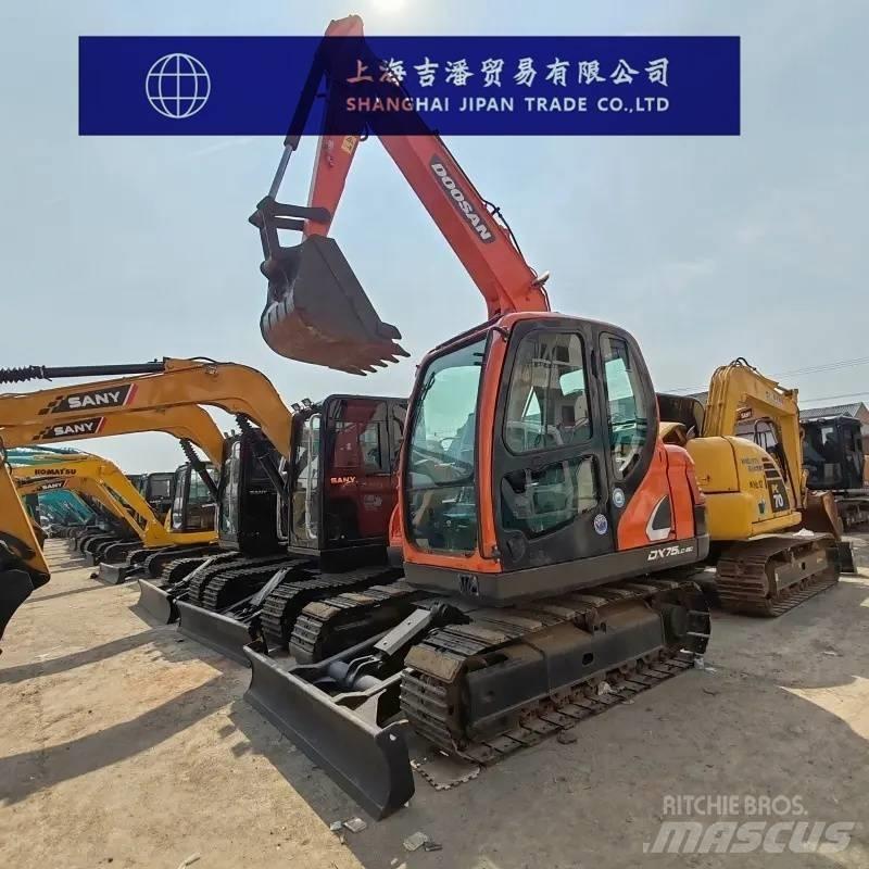Doosan DX 75 소형 굴삭기 7톤 미만