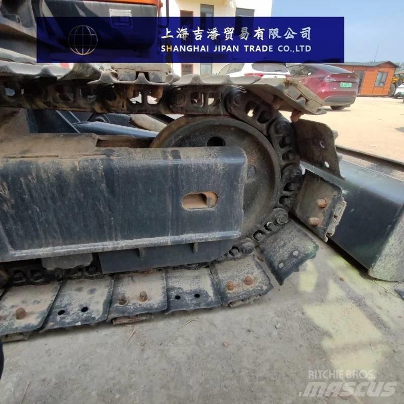 Doosan DX 75 소형 굴삭기 7톤 미만