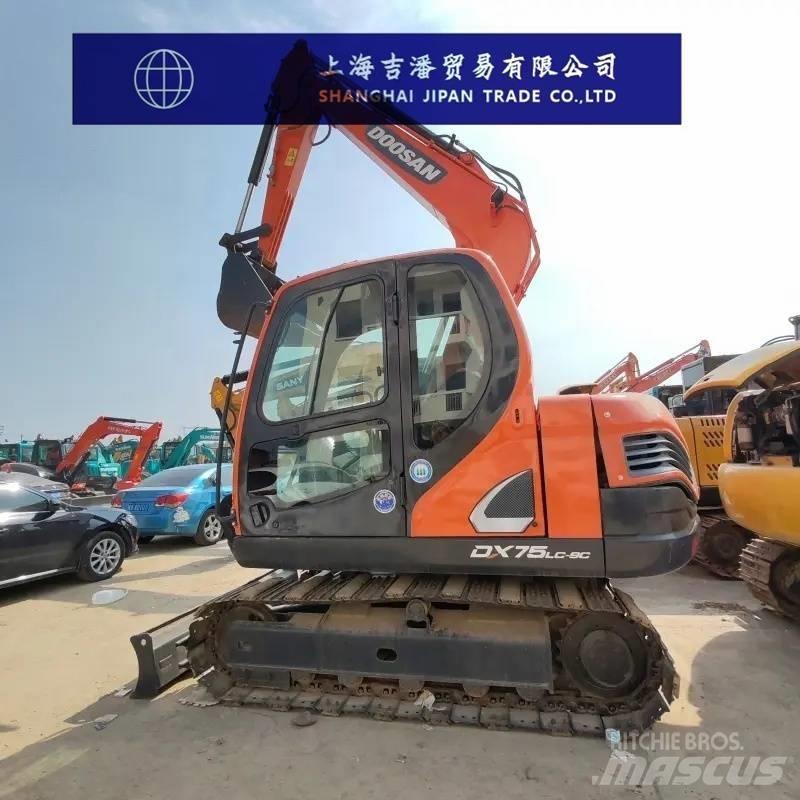 Doosan DX 75 소형 굴삭기 7톤 미만