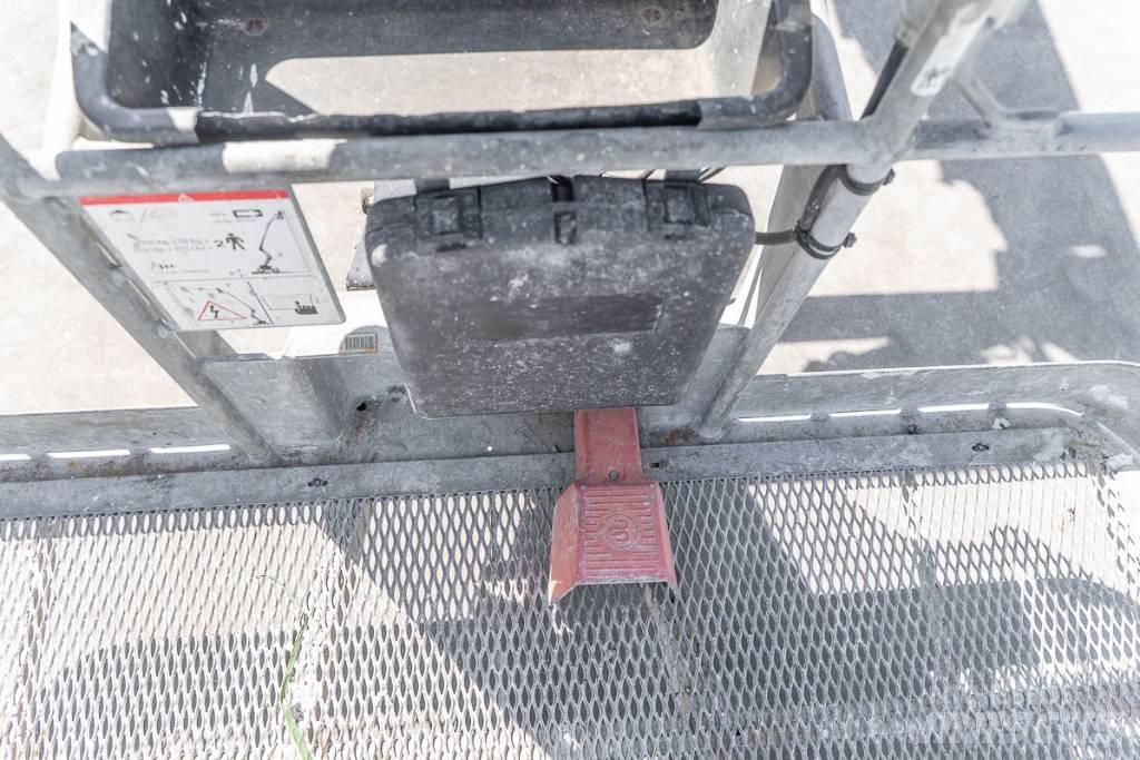 Manitou 180 ATJ 관절형 전동이동 리프트
