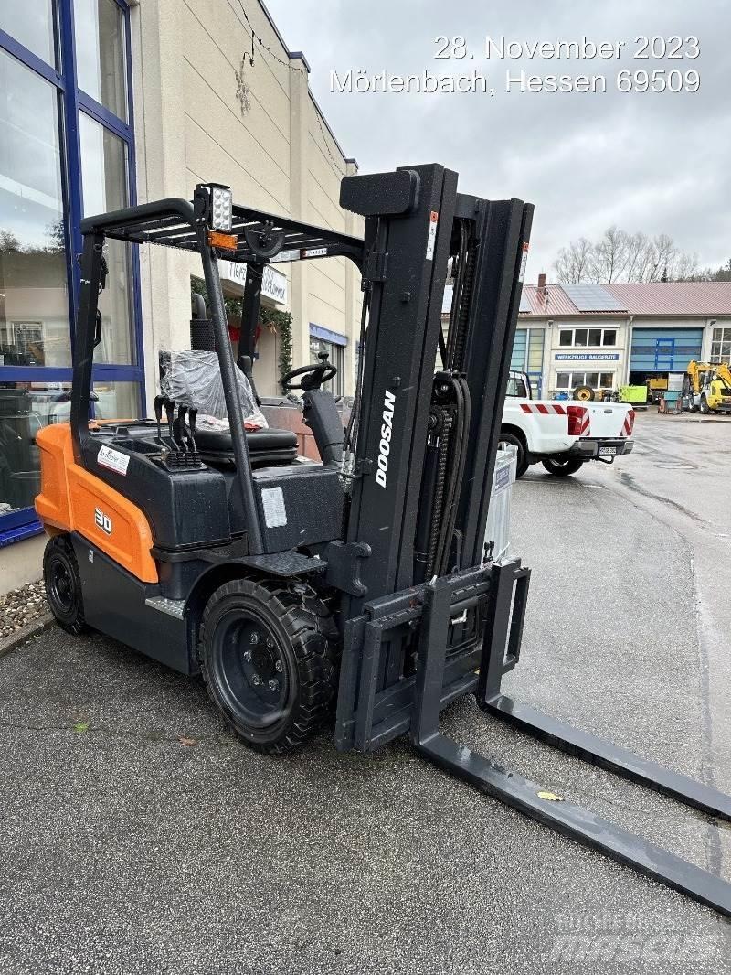 Doosan D30NXS 디젤 지게차