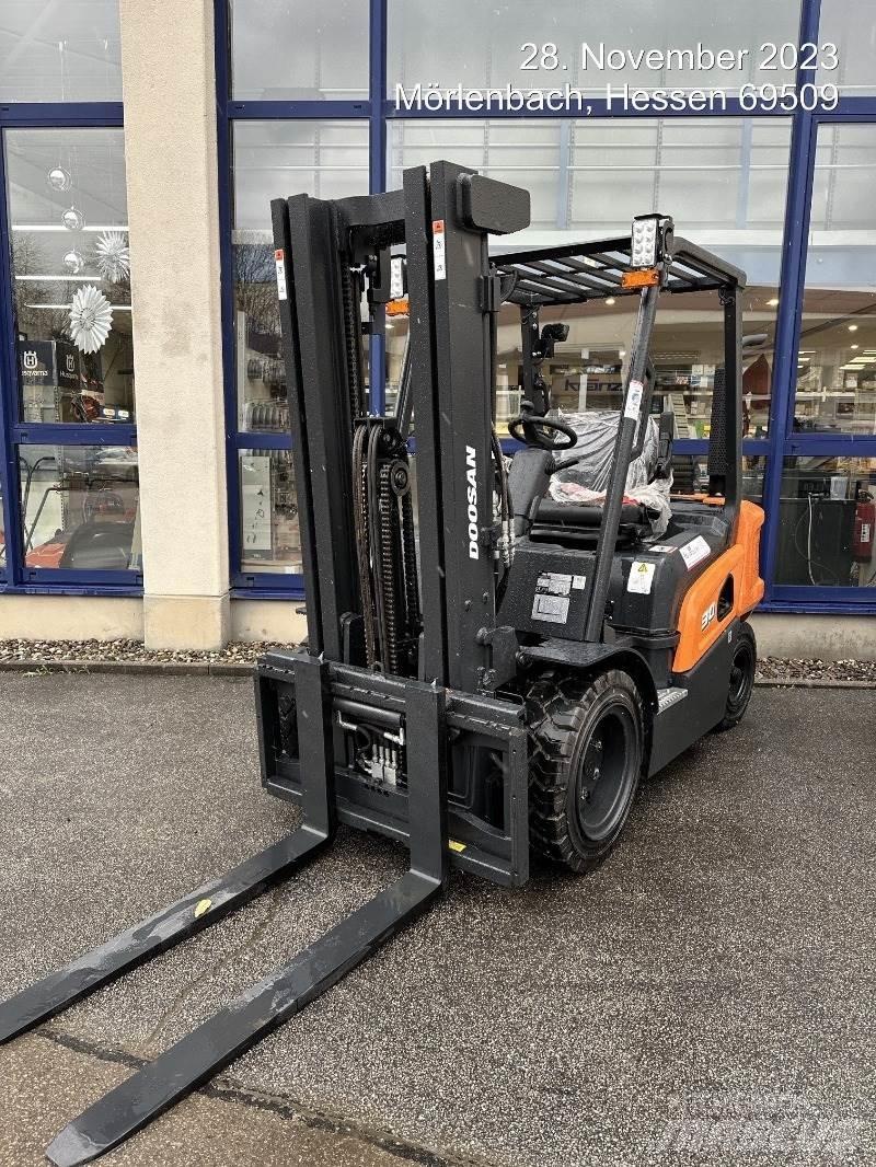 Doosan D30NXS 디젤 지게차