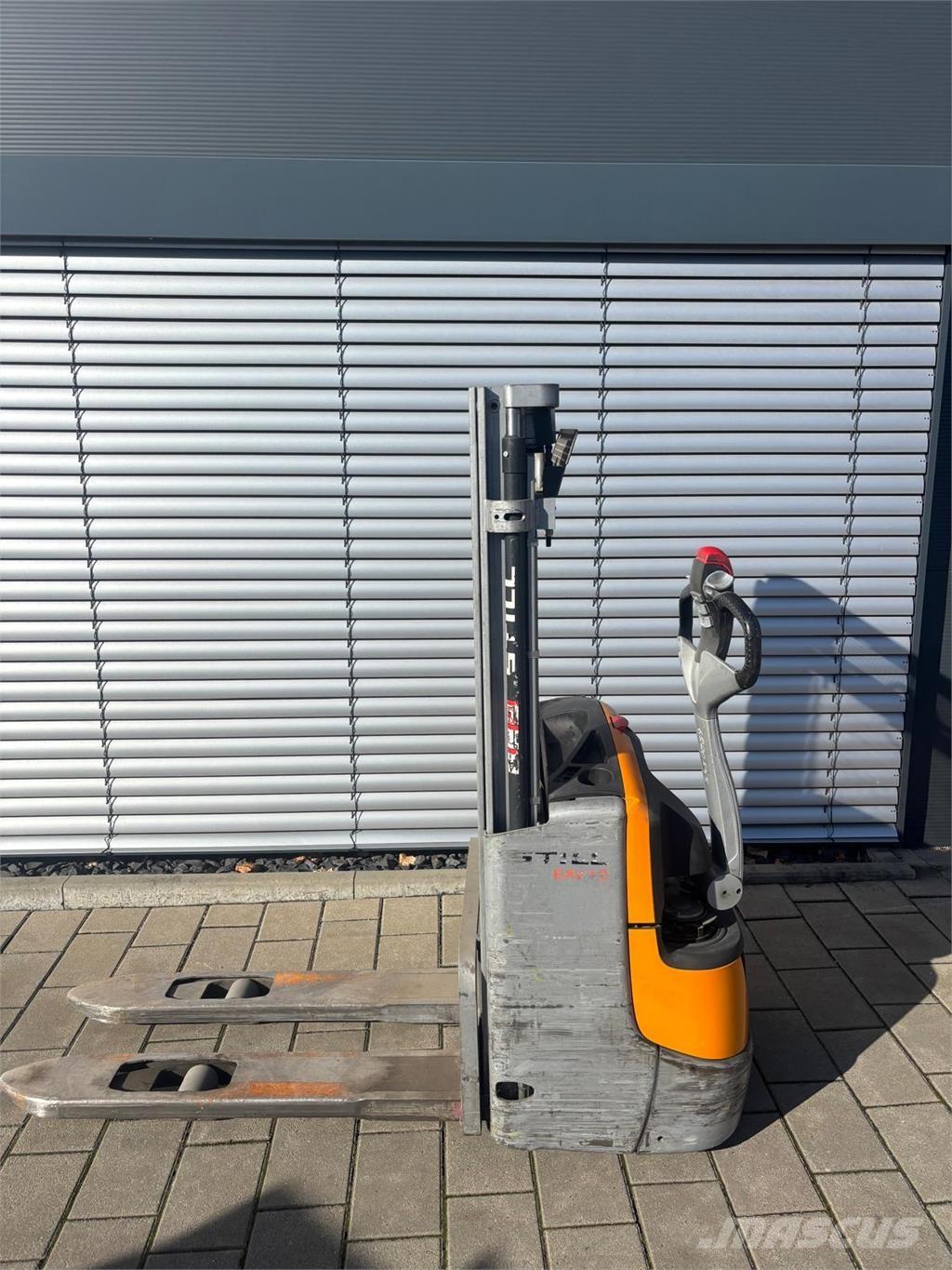 Still EXV12 보행식 리치 지게차