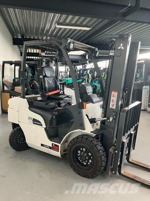 Mitsubishi FD25N3 디젤 지게차