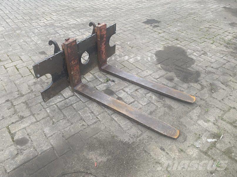 GiANT V 451 T 미니 로더