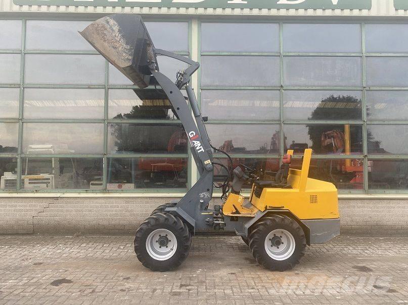 GiANT V 451 T 미니 로더