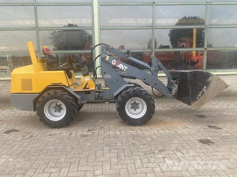 GiANT V 451 T 미니 로더