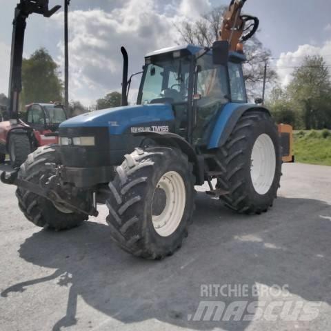 New Holland TM 165 트랙터