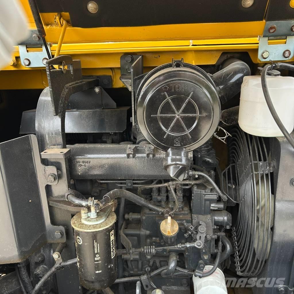 Komatsu 56-7 대형 굴삭기 29톤 이상