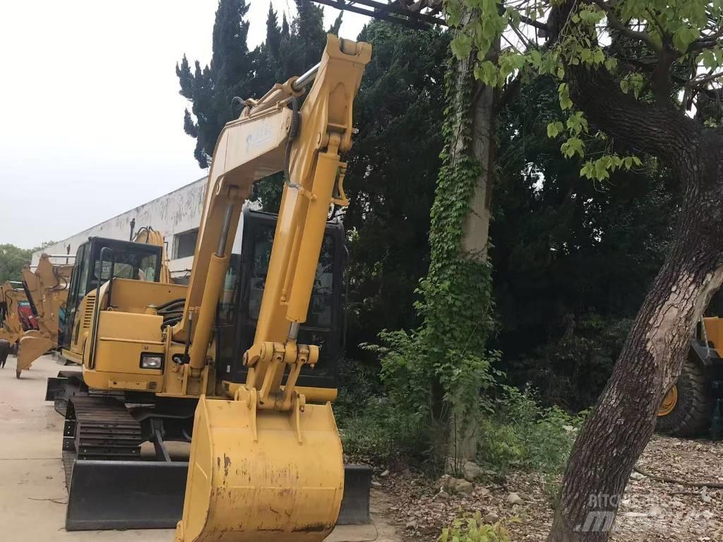 Komatsu PC 70 대형 굴삭기 29톤 이상