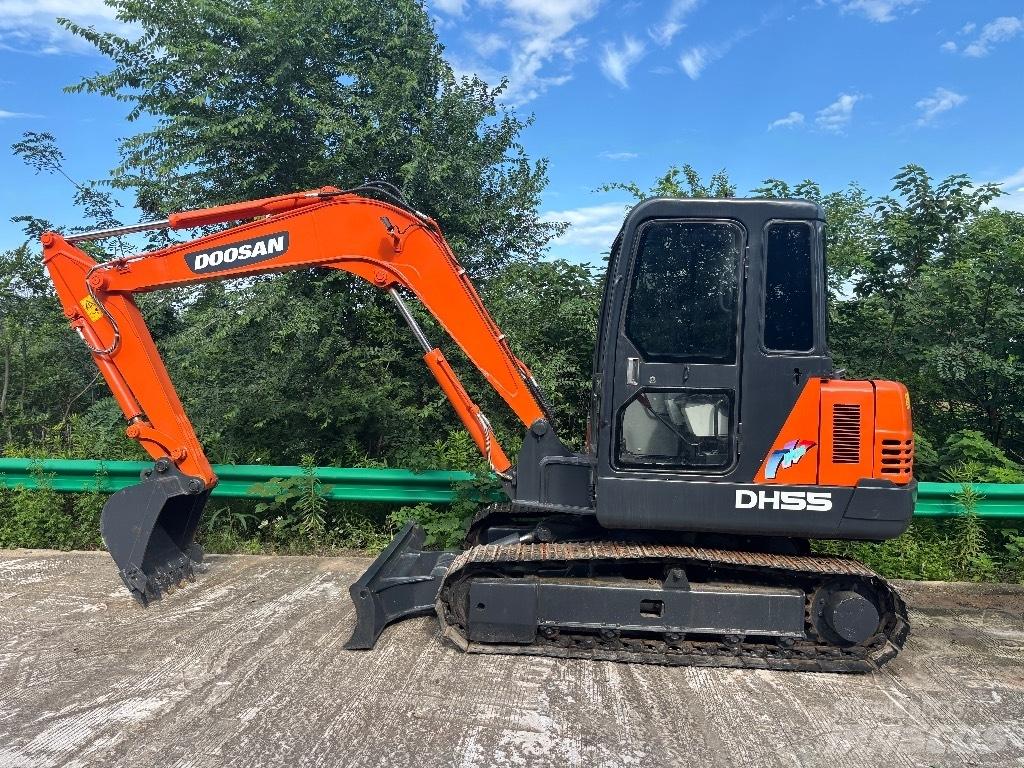 Doosan DH 55 소형 굴삭기 7톤 미만