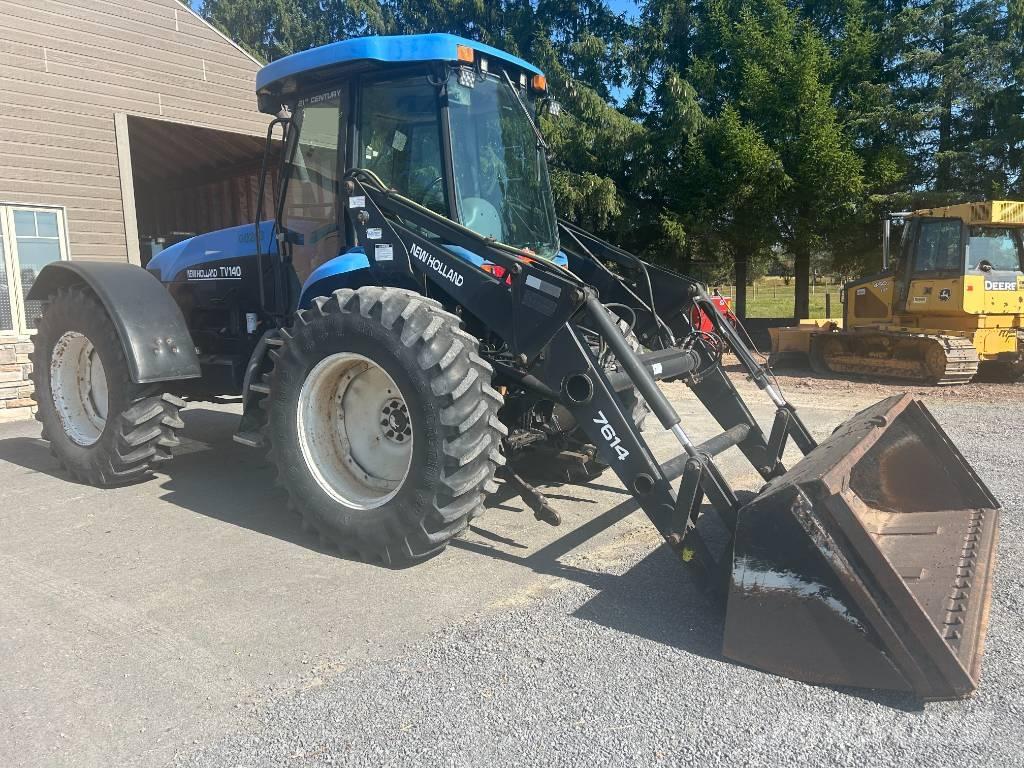 New Holland TV 140 트랙터