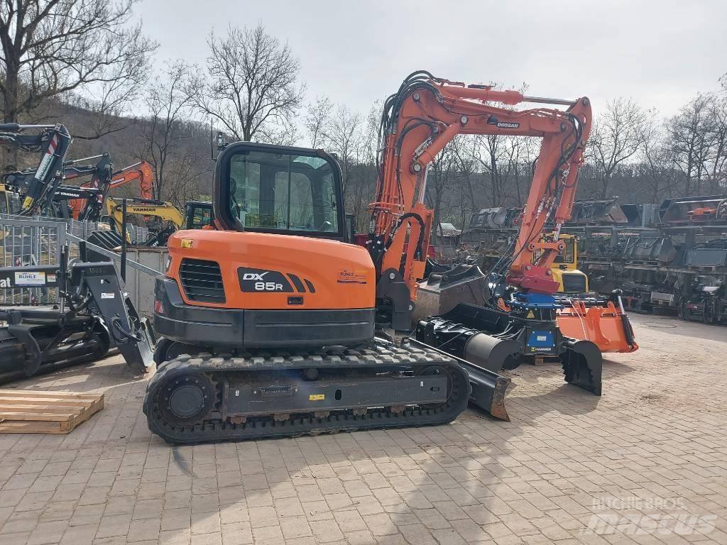 Doosan DX 85 R-3 중형굴삭기 7톤-28톤