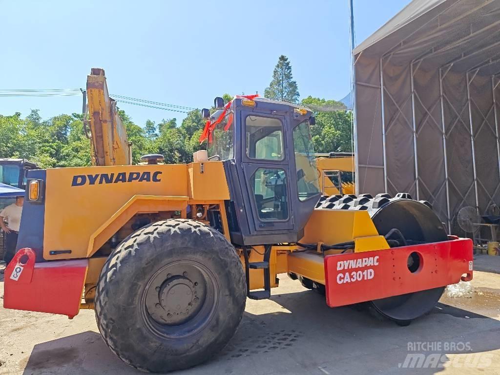 Dynapac CA 301 D 싱글 드럼 롤러