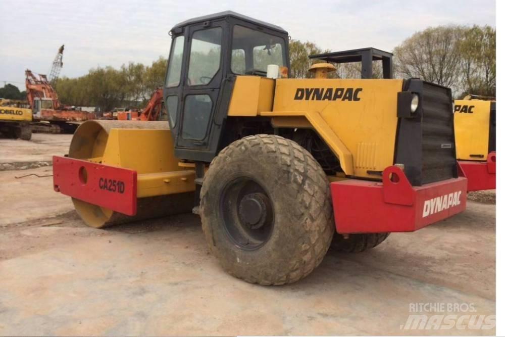 Dynapac CA 251 D 싱글 드럼 롤러