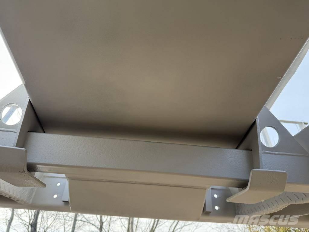 Mercedes-Benz Actros 산림 기계 운반 트럭