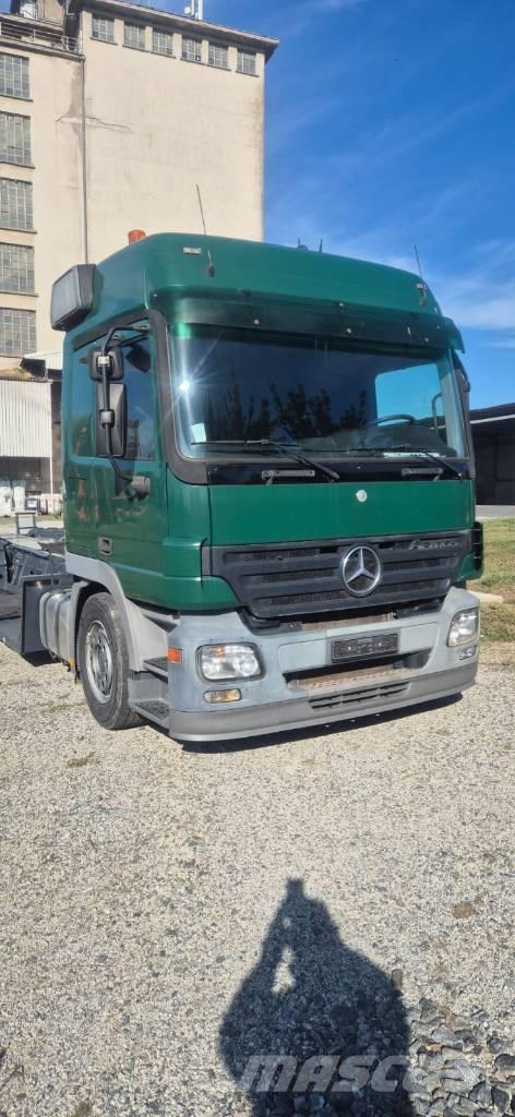 Mercedes-Benz Actros 산림 기계 운반 트럭