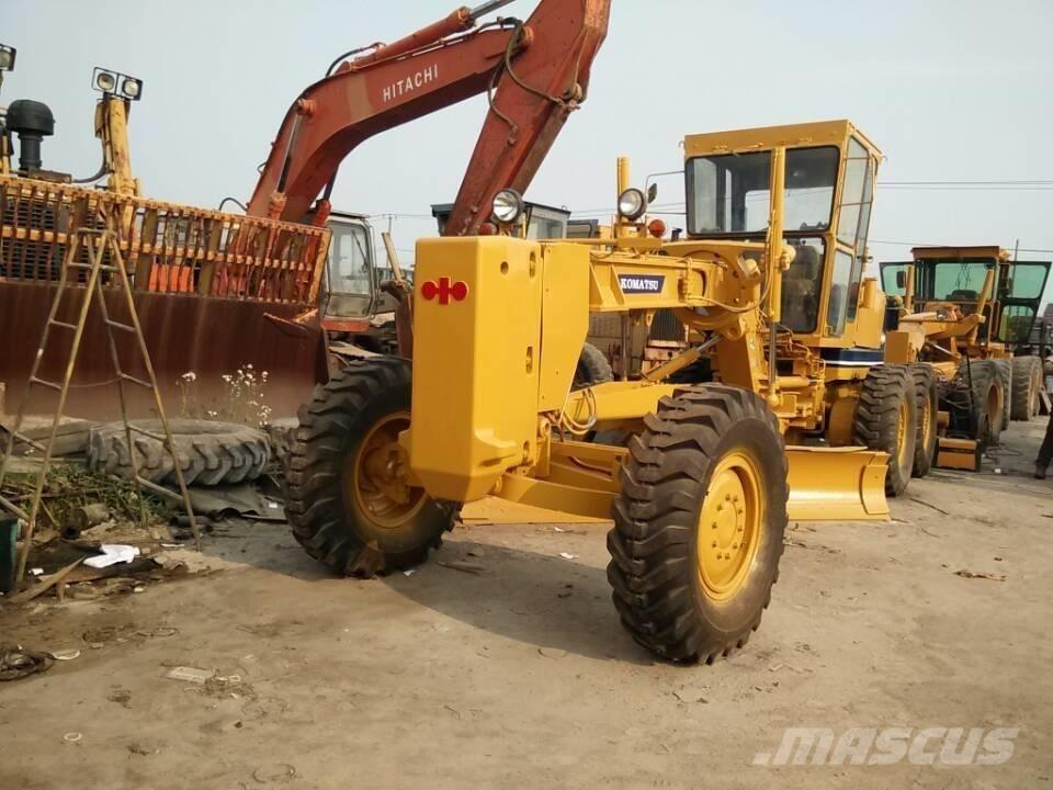 Komatsu GD 623 그레이더