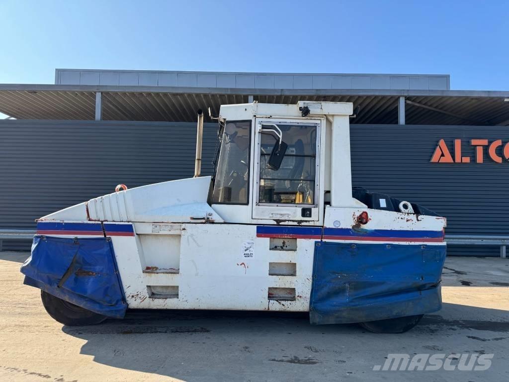 CAT RS-300B 공기 타이어 롤러