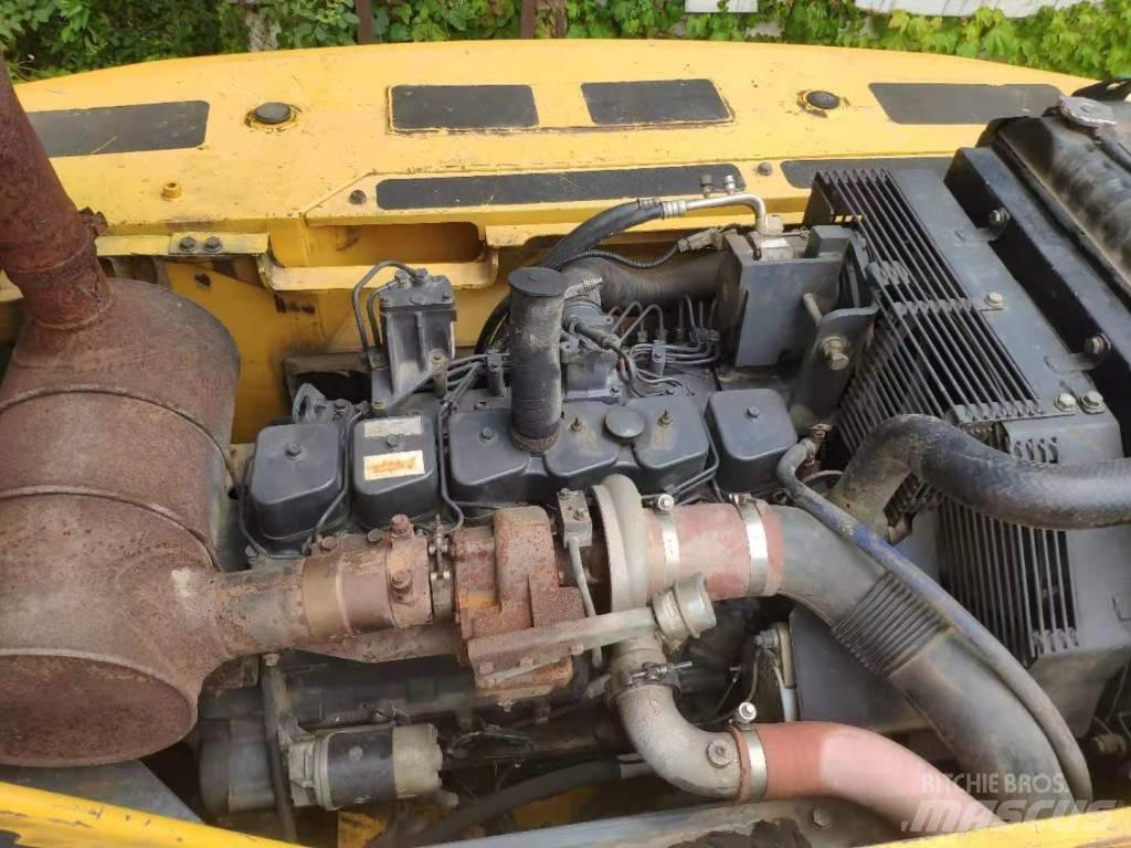 Komatsu PC 270 대형 굴삭기 29톤 이상