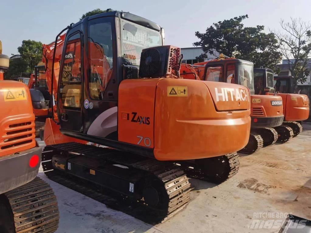 Hitachi ZX 70 중형굴삭기 7톤-28톤