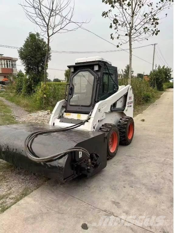 Bobcat S 16  스키드로더