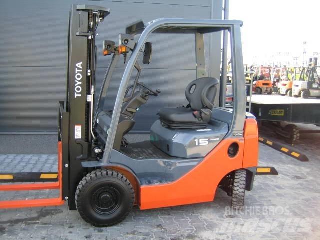 TOYOTA 028FGF15 LPG 지게차