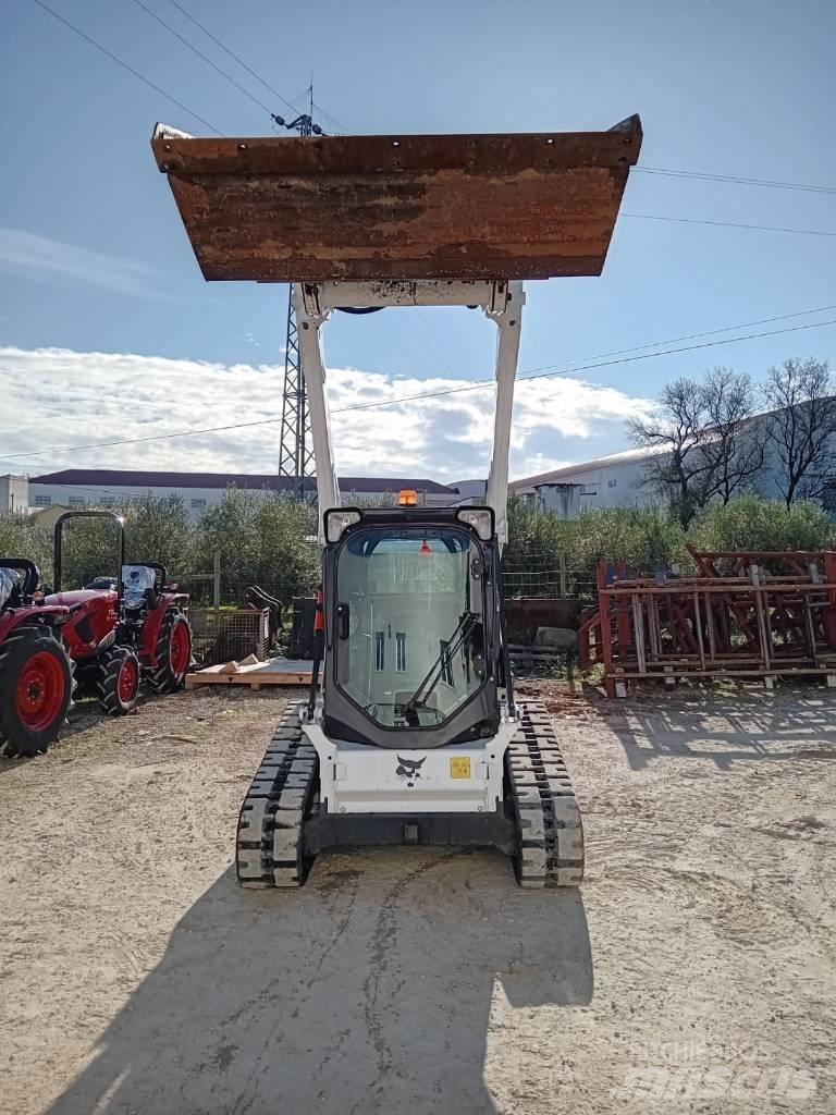 Bobcat T 590  스키드로더