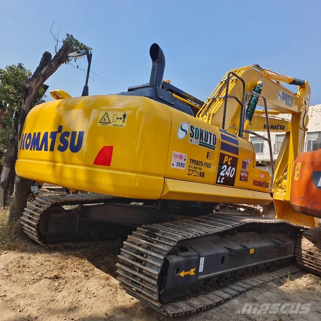 Komatsu PC 240 대형 굴삭기 29톤 이상