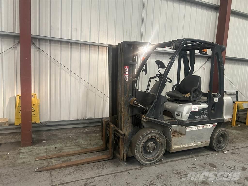 Nissan FD02A25Q 디젤 지게차